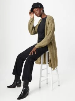 Noisy May Gilets Cardigan CHARLIE Femme Kaki -Noisy May 0a4649dff3cfc02bcbd602c241f35f03