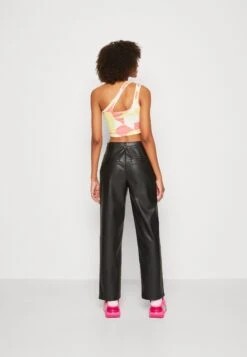 Noisy May Cross Neck Crop - Débardeur - Eggnog/Pale Lime Yellow/Sun Kissed Coral 8 Noisy May Cross Neck Crop - Débardeur - Eggnog/Pale Lime Yellow/Sun Kissed Coral -Noisy May 0dba970b16a94b65a11d1d6202ac8893