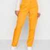 Noisy May Petite Nmthea Vivian Pant Petite - Pantalon Classique - Vibrant Orange