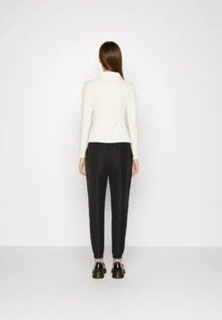 Noisy May Nmremi Wide Fit Joggers - Pantalon Classique - Black -Noisy May 1368409b2ad743b7a48d9193261ed226