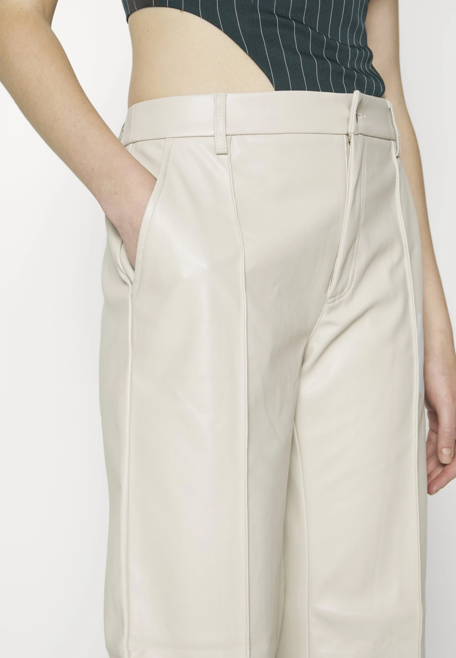 Noisy May Nmluke Straight Front Detail Pant - Pantalon Classique - Pumice Stone 9 Noisy May Nmluke Straight Front Detail Pant - Pantalon Classique - Pumice Stone – Image 9