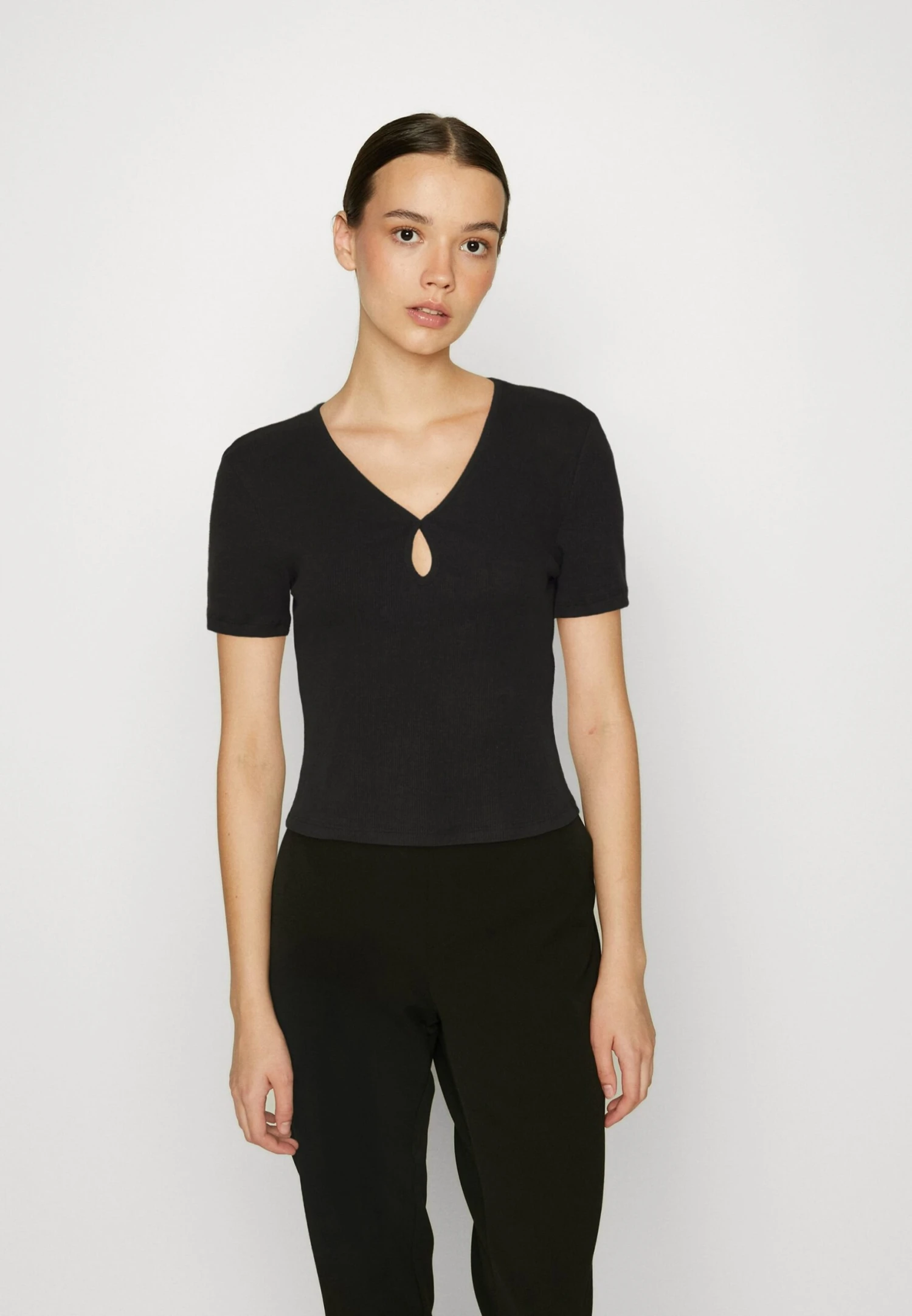 Noisy May Maya O Neck Cutout Noos - T-Shirt Imprimé - Black 1 Noisy May Maya O Neck Cutout Noos - T-Shirt Imprimé - Black