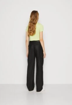 Noisy May Nmyolanda Coated - Pantalon Cargo - Black -Noisy May 3f7d1689f2f0421aaf92b2ad81d835c7