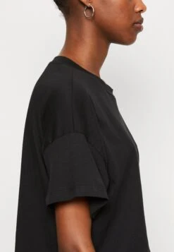 Noisy May Nmalena Semi Crop - T-Shirt Basique - Black -Noisy May 4d59049f4eca44ab9b7993cf5a28eeca