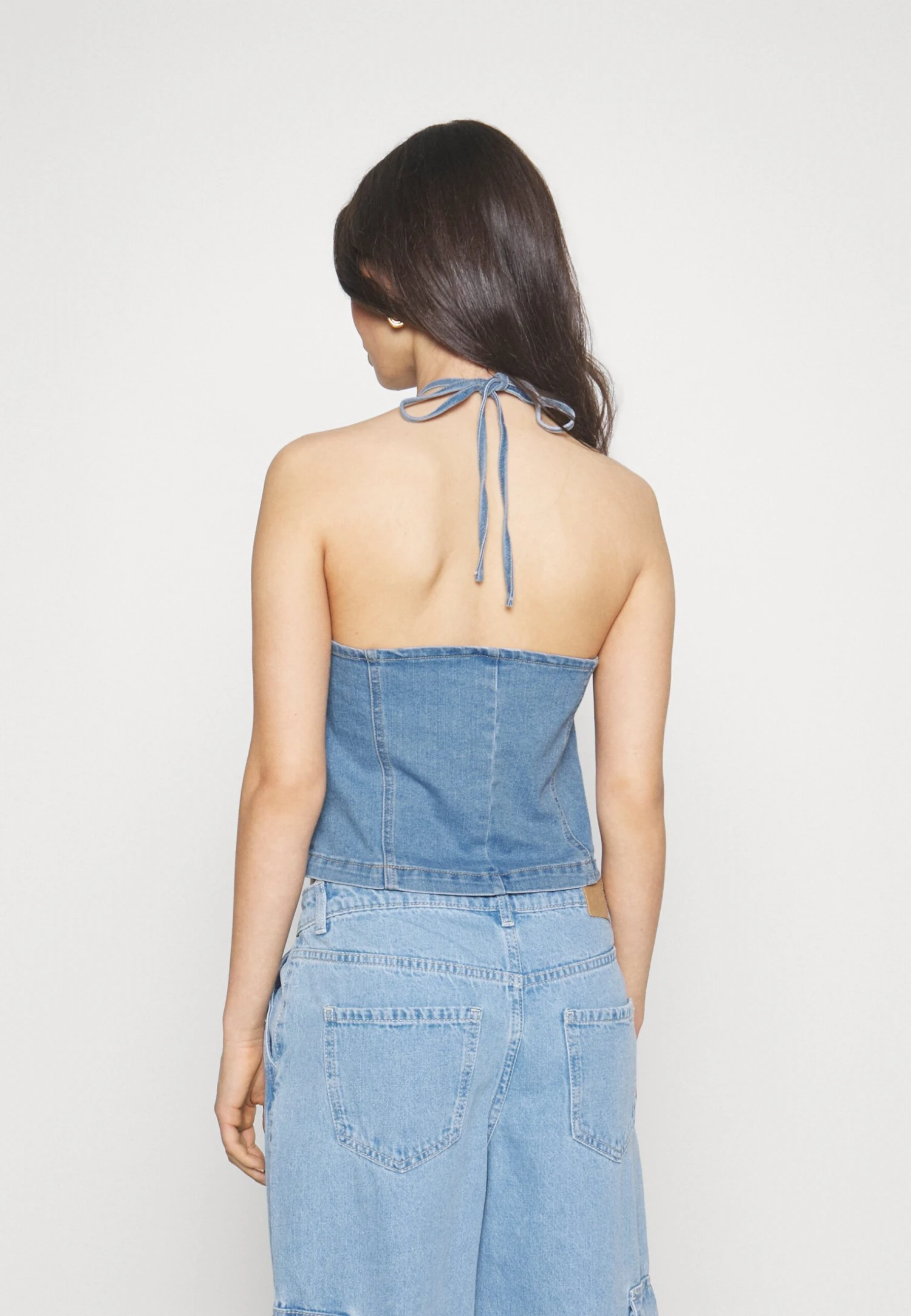 Noisy May Petite Nmnicky Halterneck Petite - Débardeur - Light Blue Denim 3 Noisy May Petite Nmnicky Halterneck Petite - Débardeur - Light Blue Denim – Image 3