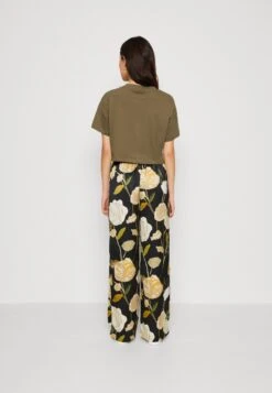 Noisy May Nmalena Semi Crop - T-Shirt Basique - Kalamata -Noisy May 5f91a729d87e446e81e431a1b6afd854