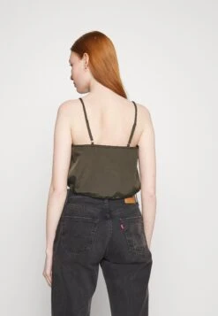 Noisy May Nmparachute Drawstring - Débardeur - Crocodile -Noisy May 66f6c632bd9f4e4b82f7188487e99a98