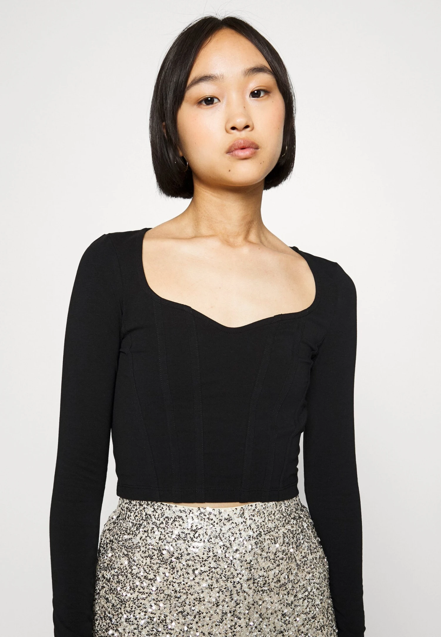 Noisy May Petite Nmkerry Corset Cropped - T-Shirt À Manches Longues - Black 4 Noisy May Petite Nmkerry Corset Cropped - T-Shirt À Manches Longues - Black – Image 4