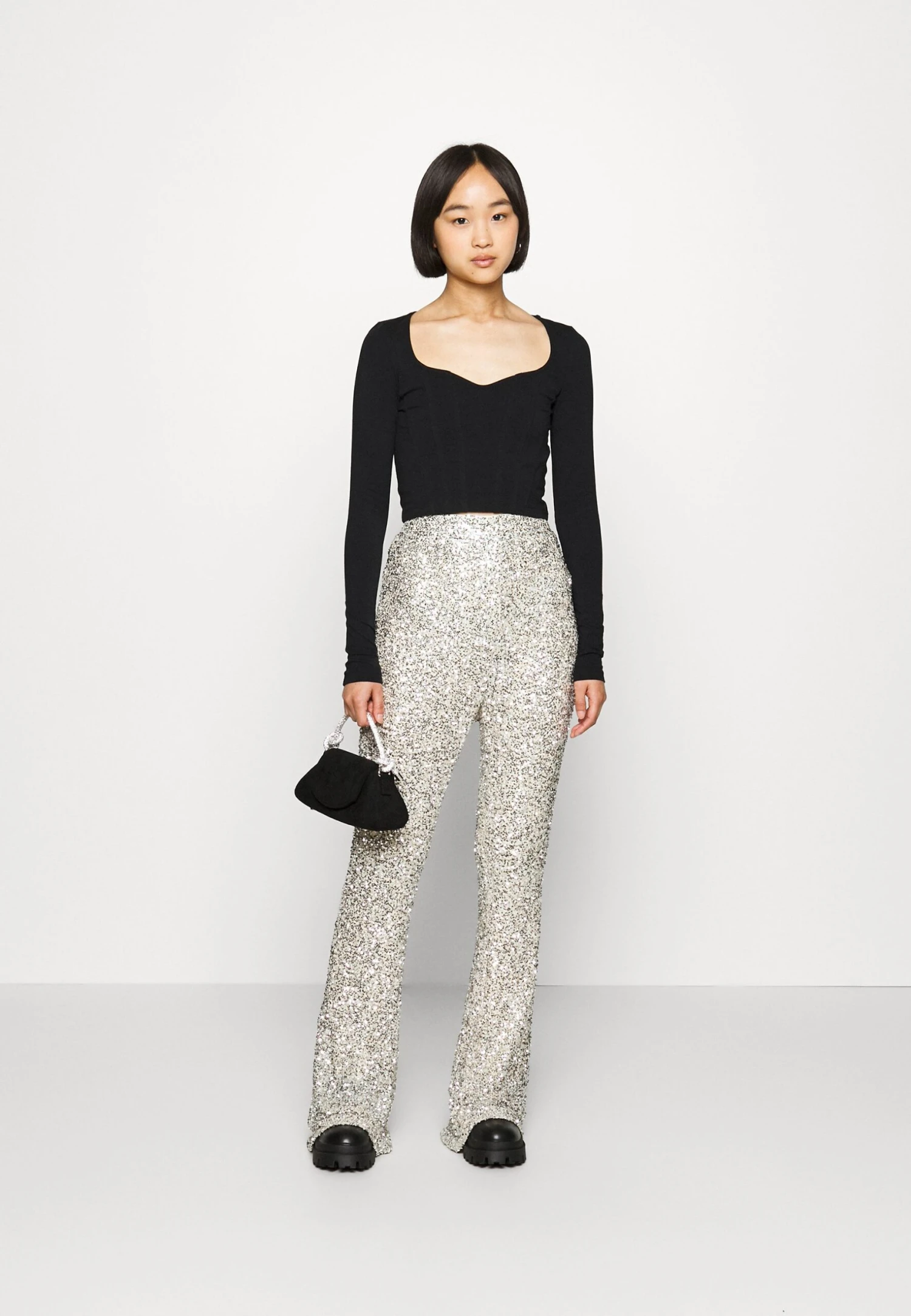 Noisy May Petite Nmkerry Corset Cropped - T-Shirt À Manches Longues - Black 2 Noisy May Petite Nmkerry Corset Cropped - T-Shirt À Manches Longues - Black – Image 2