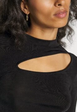 Noisy May Petite Nmjordan Cut Out - T-Shirt À Manches Longues - Black 9 Noisy May Petite Nmjordan Cut Out - T-Shirt À Manches Longues - Black -Noisy May 87629ecbb2524ba3958bc3bd11b71a0d