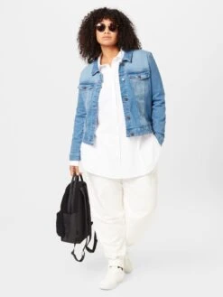 Vestes En Jean Veste Mi-saison DEBRA Femme Bleu -Noisy May 8f2ff3bef1354f2cc37dde55aad39cab