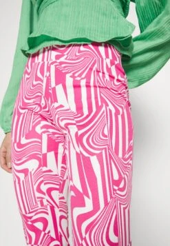 Noisy May Petite Nmlaila Pasa Pants - Pantalon Classique - Pink -Noisy May 9f818c7d553f452ba2256bc5279604b2