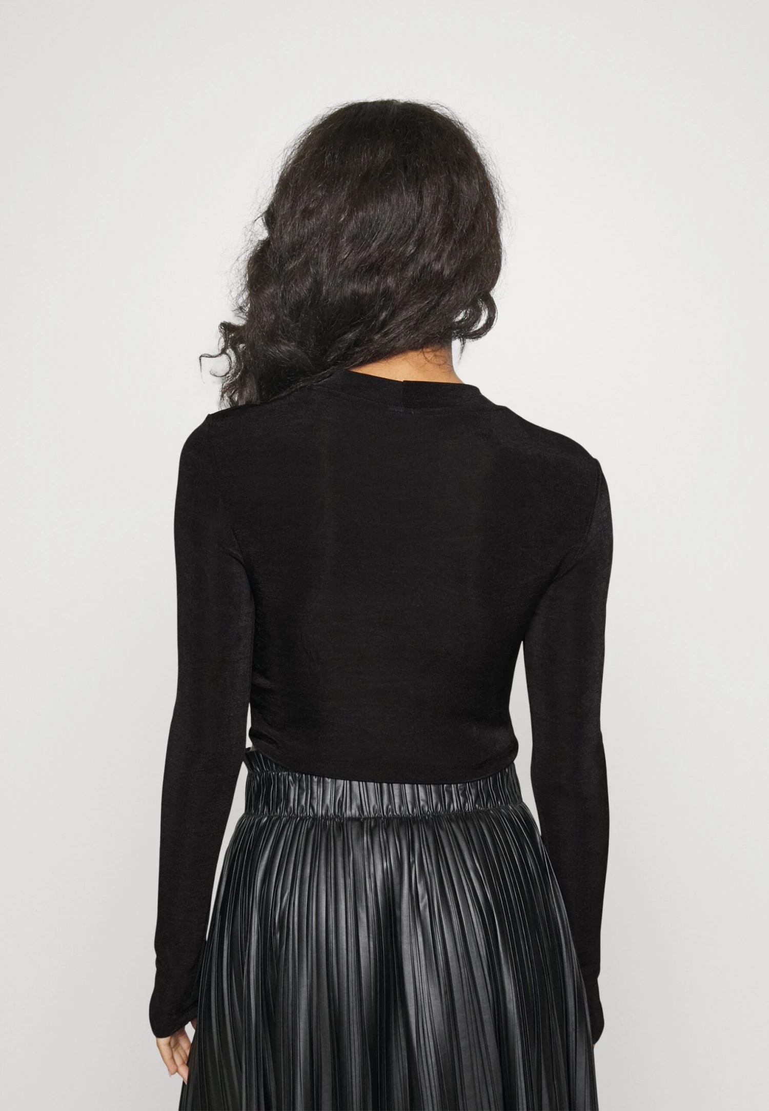 Noisy May Petite Nmjordan Cut Out - T-Shirt À Manches Longues - Black 3 Noisy May Petite Nmjordan Cut Out - T-Shirt À Manches Longues - Black – Image 3