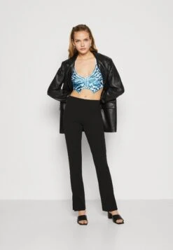 Noisy May -Noisy May abd8152bdd8b448f8db4133f4ad84891