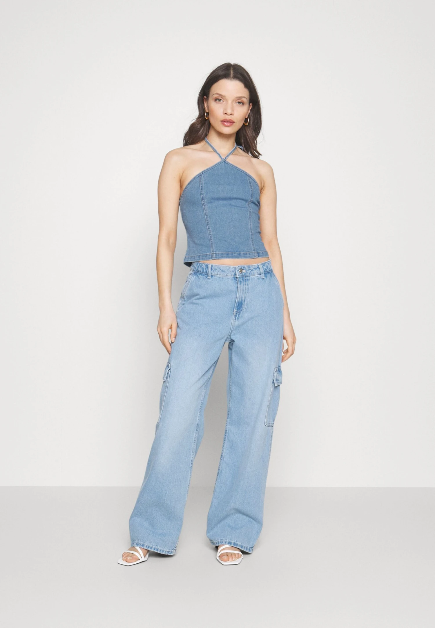 Noisy May Petite Nmnicky Halterneck Petite - Débardeur - Light Blue Denim 2 Noisy May Petite Nmnicky Halterneck Petite - Débardeur - Light Blue Denim – Image 2