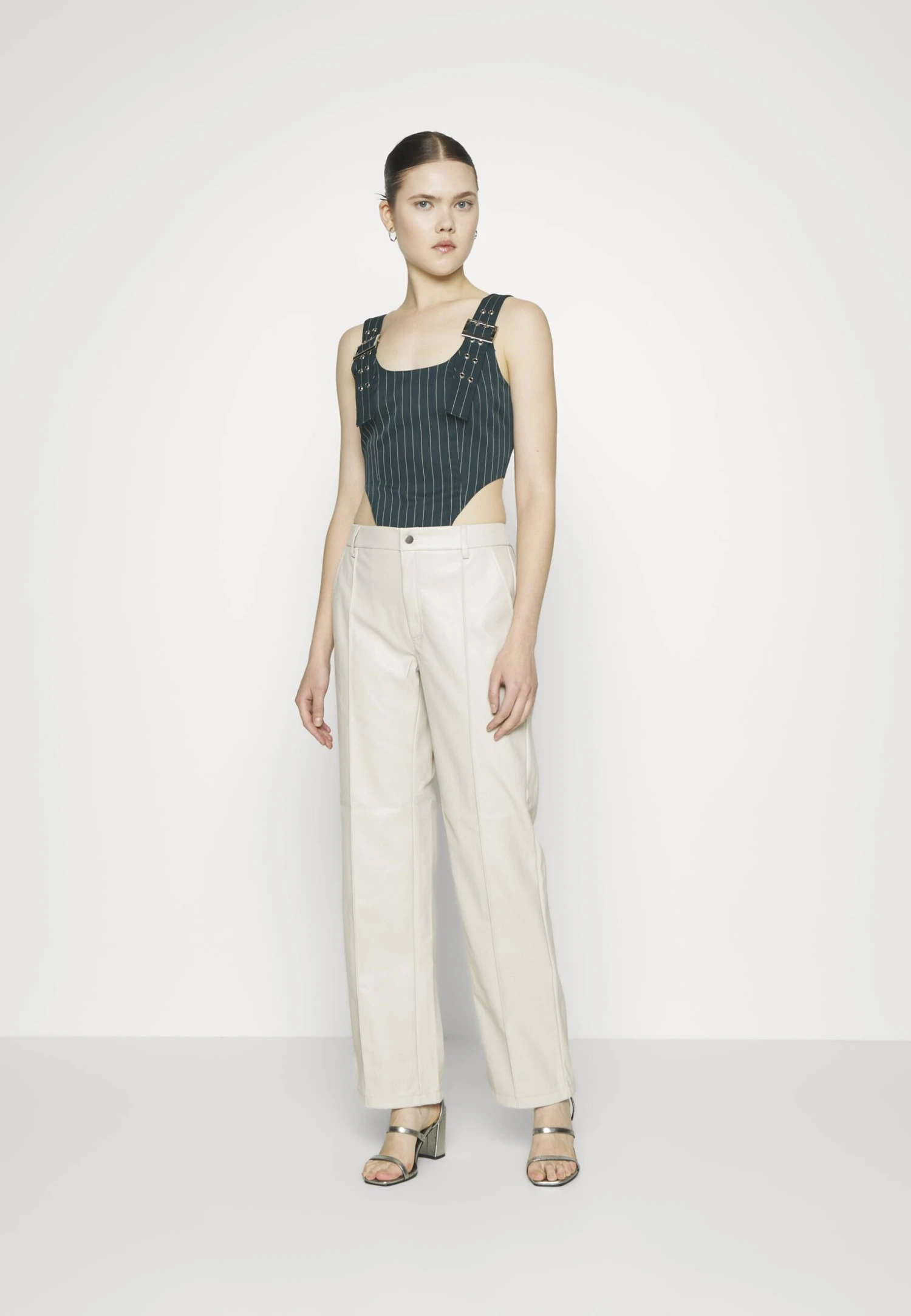 Noisy May Nmluke Straight Front Detail Pant - Pantalon Classique - Pumice Stone 5 Noisy May Nmluke Straight Front Detail Pant - Pantalon Classique - Pumice Stone – Image 5