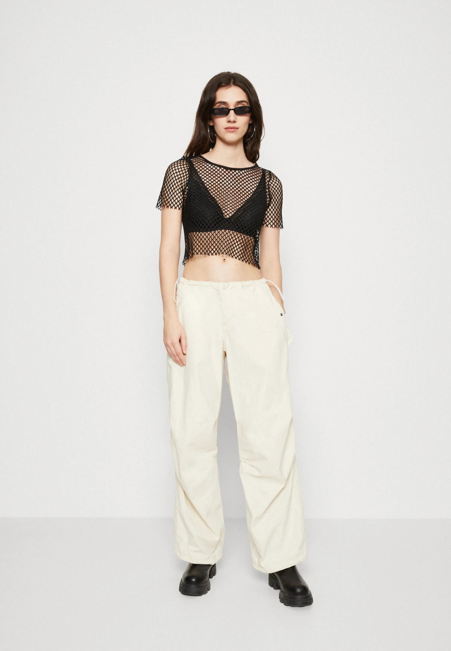 Noisy May Nmnetti O Neck Crop - T-Shirt Imprimé - Black 2 Noisy May Nmnetti O Neck Crop - T-Shirt Imprimé - Black – Image 2