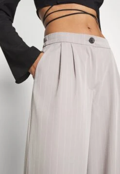 Noisy May Nmvera Wide Leg Pant - Pantalon Classique - Grey -Noisy May e304b3b61fcf484fa8320e98fc263287