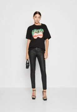 Noisy May -Noisy May ee1aa4c9104d4d778735211fab580cb7