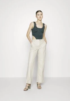 Noisy May Nmluke Straight Front Detail Pant - Pantalon Classique - Pumice Stone 14 Noisy May Nmluke Straight Front Detail Pant - Pantalon Classique - Pumice Stone -Noisy May f21abbb813c943308a0f8dfa359d50b2